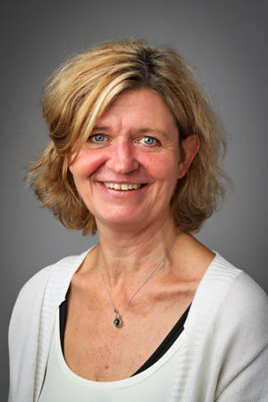 en person med blondt hår